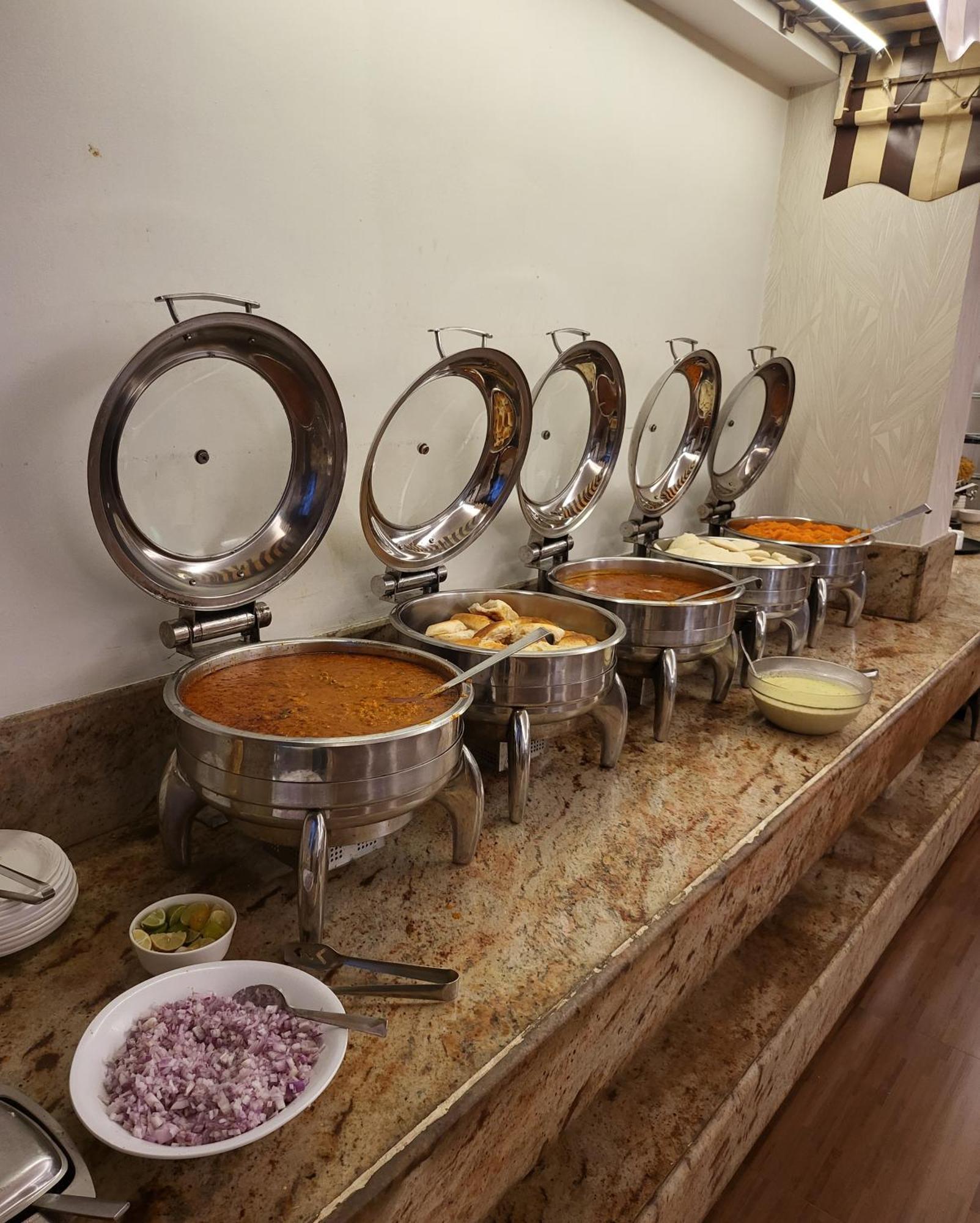 Hotel Maharana Inn Chembur Mumbai Eksteriør bilde